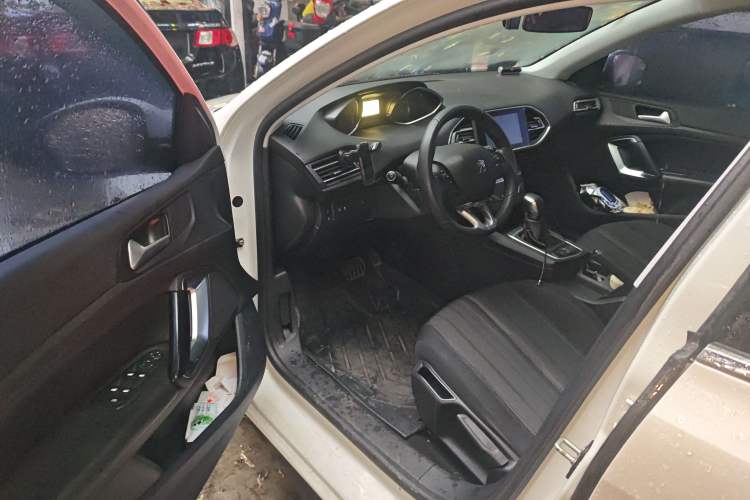 Used Peugeot 308S 2015 1.2T Automatic Jingchi Edition
