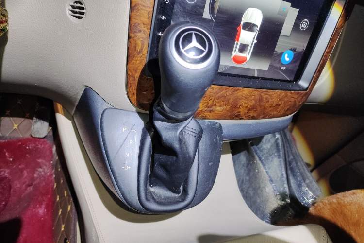 Used Mercedes-Benz Viano 2011 2.5L Navigator Edition