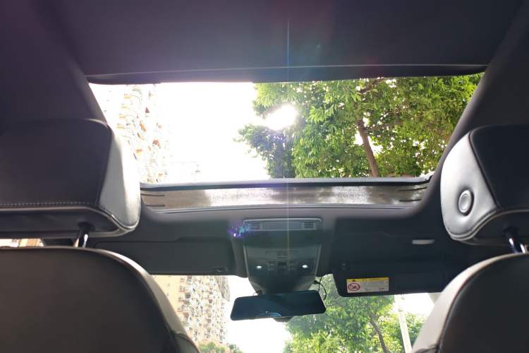 Used Volkswagen T-ROC 2023 300TSI DSG Two-Wheel-Drive Chen Guang Edition