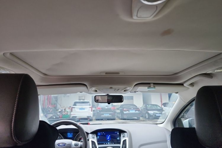 Used Ford Focus 2012 Hatchback 1.6L Automatic Fashion Edition