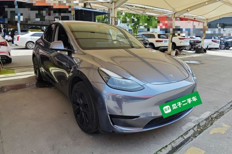 Used Tesla Model Y 2023 Rear-Wheel-Drive Version Front Right 45 Deg