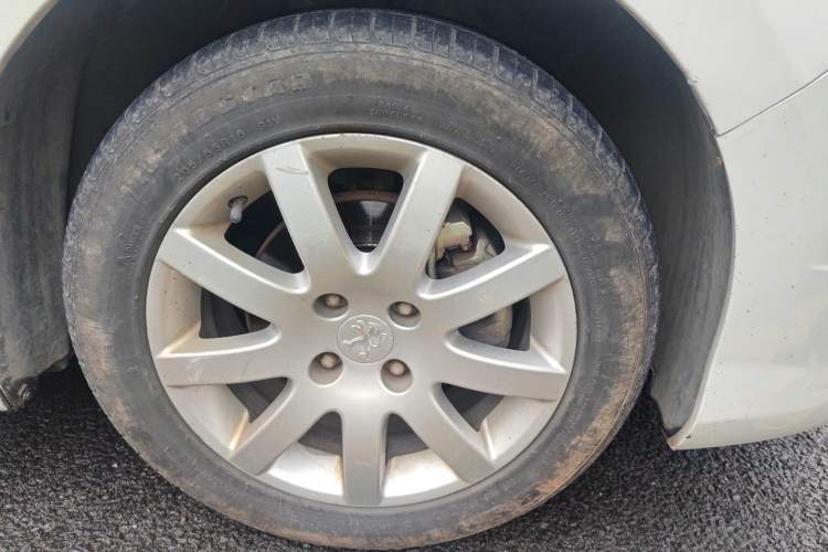 Used Peugeot 308 2014 Enjoyment Edition Classic 1.6L Automatic Fashion Model Right Front Wheel Hub