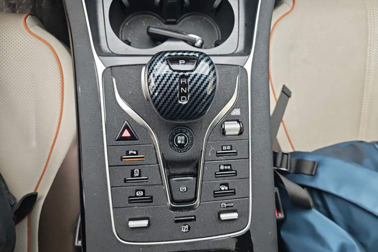 Used BYD Qin PLUS 2023 Champion Edition EV 510KM Leading Model Gear Lever