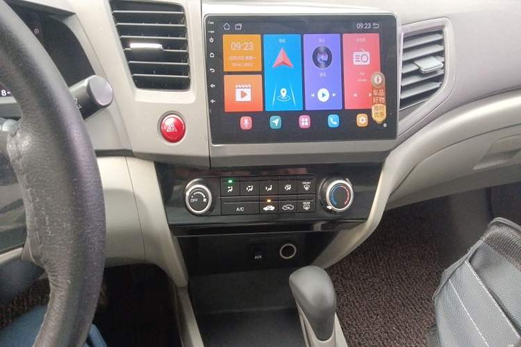 Used Honda Civic 2013 10th Anniversary 1.8L Automatic Comfort Version Audio And AC Panel