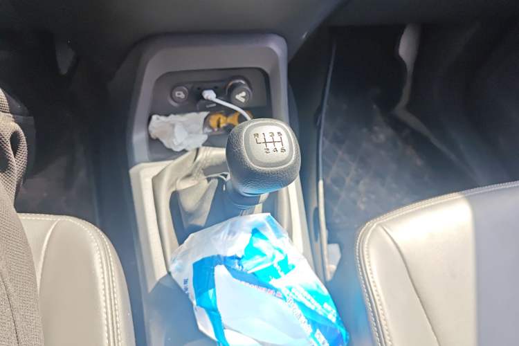 Used Wuling Zhengtu 2021 1.5L Adventure LAR Gear Lever