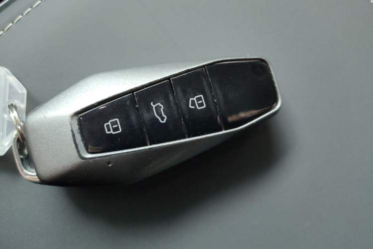 Used iCAR 03 2024 401km Range Two-Wheel Drive Standard Yuechao Version