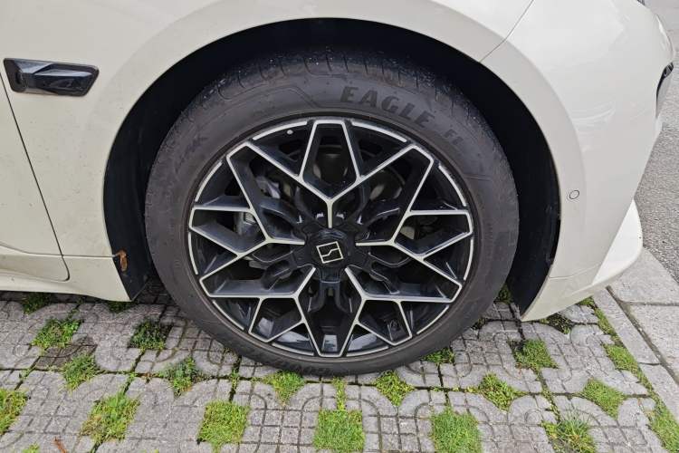 Used Zeekr 001 2025 WE Edition 100 kWh Rear-Wheel Drive