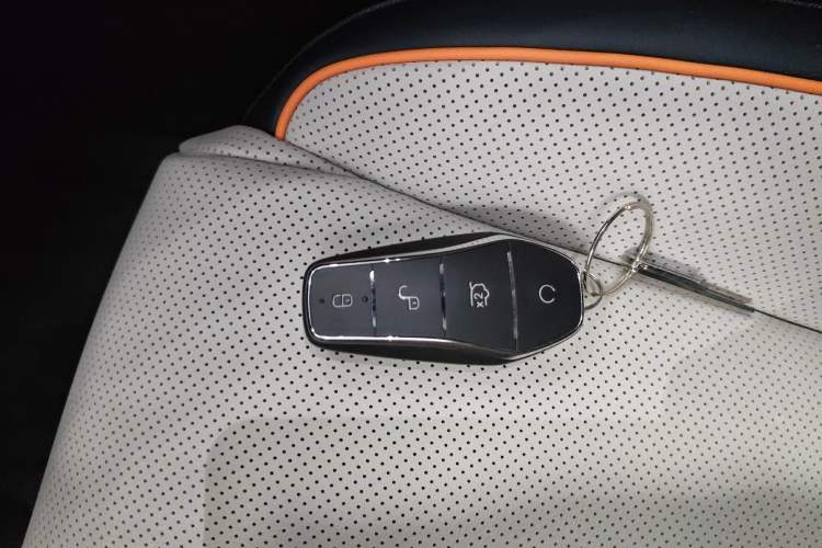 Used BYD Song PLUS New Energy 2024 HONOR Edition DM-i 150km Flagship PLUS Vehicle Key