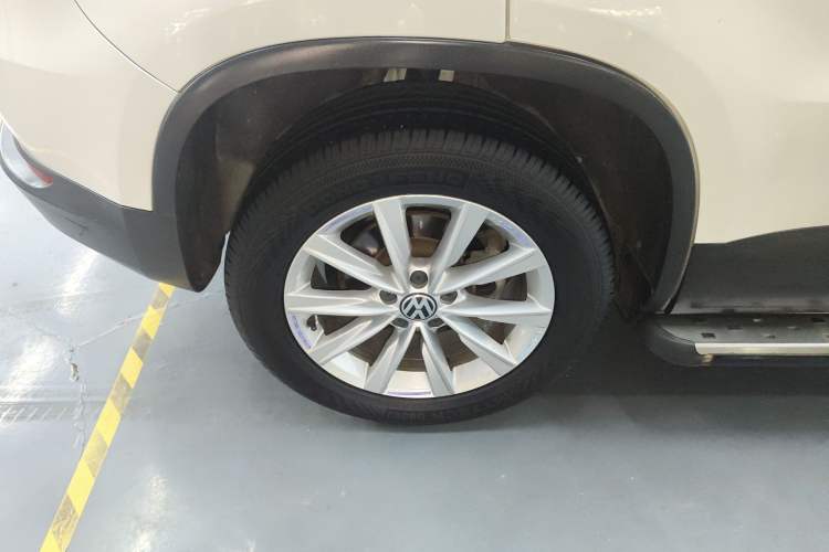 Used Volkswagen Tiguan 2016 280TSI Automatic Two-Wheel Drive Silk Road Comfort Edition Exterior 2