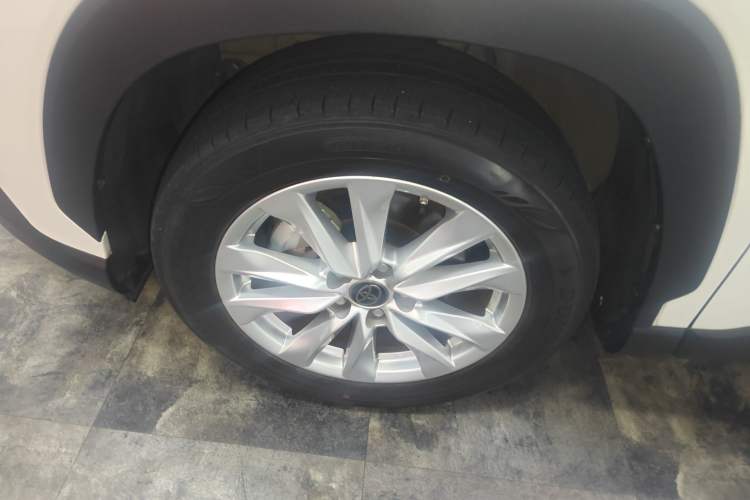 Used Toyota Corolla Cross 2022 2.0L Elite Edition Left Front Wheel Hub