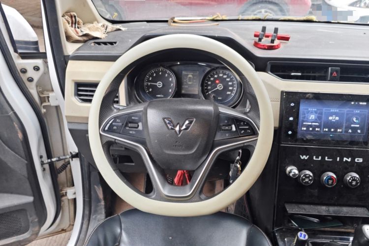 Used Wuling Hongguang PLUS 2019 1.5T Manual Luxury 7-Seater
