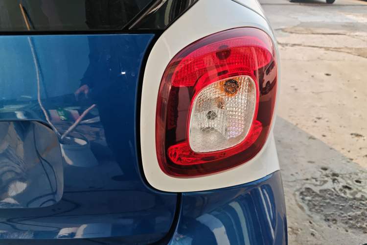 Used smart fortwo 2015 1.0L 52 kW Hardtop Passion Edition