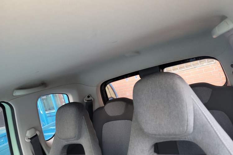 Used Wuling Hongguang MINIEV 2022 Macaron Premium Model – Lithium Iron Phosphate Headliner