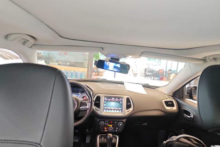 Used Jeep Compass 2017 200T Automatic Family Edition
