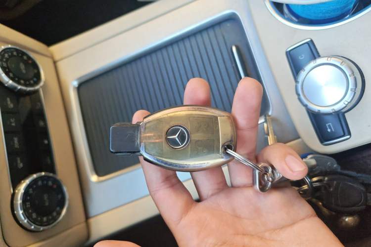 Used Mercedes-Benz GLK-Class 2013 GLK 300 4MATIC Dynamic Sunroof Model Vehicle Key