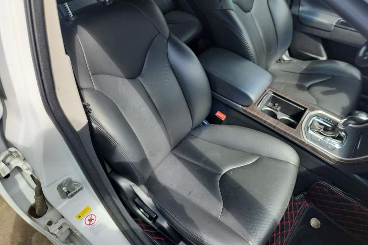 Used Changan Raeton 2014 1.8T Automatic Prestige Anniversary Edition China IV Standard
