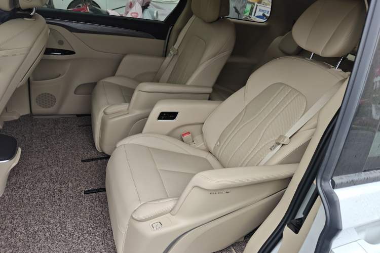 Used Buick GL8 New Energy 2025 Lu Shang Luxury Edition 7-Seater
