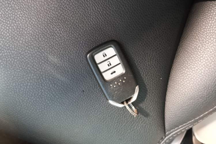 Used Honda Crider 2013 1.8L automatic luxury edition
