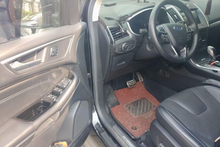 Used Ford Edge 2016 EcoBoost 245 Four-Wheel Drive Titanium 7-Seater Driver Seat