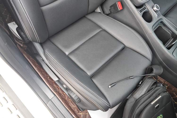 Used Mercedes-Benz GLA 2016 GLA 220 4MATIC Fashion Edition Right Front Seat