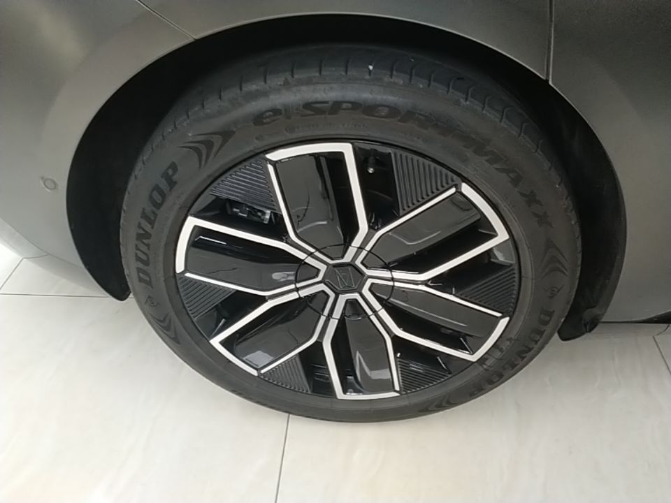 Avatr 12 2023 650 Three-Laser Four-Wheel Drive Performance Edition — снимка 11