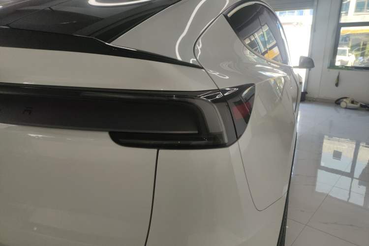 Used Tesla Model Y L 2025 Model Long-Range All-Wheel-Drive Version