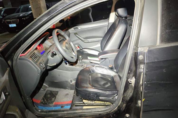 Used Volkswagen Santana 2016 1.6L Manual Fashion Edition Left Front Seat