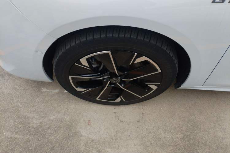 Used Peugeot 508 2023 508L 400THP Grand Touring Flagship Edition Left Front Wheel Hub