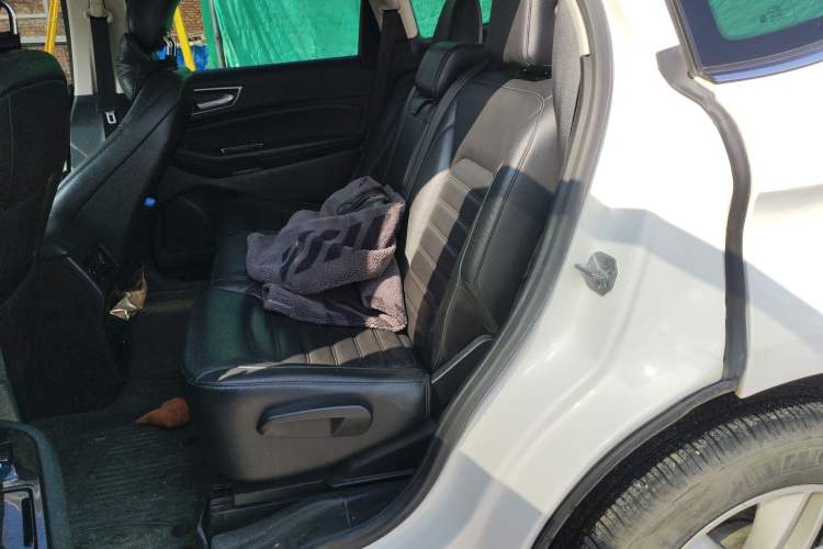 Used Ford Edge 2016 EcoBoost 245 Two-Wheel-Drive Platinum Edition 7-Seater