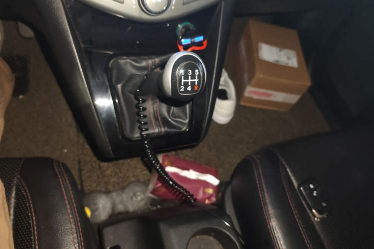 Used BYD S6 2014 2.0L Manual Luxury 5-Seater
