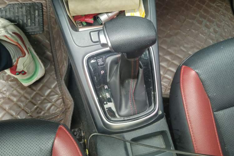 Used Kia KX Cross 2018 1.6L Automatic Dynamic Sunroof Version Gear Lever