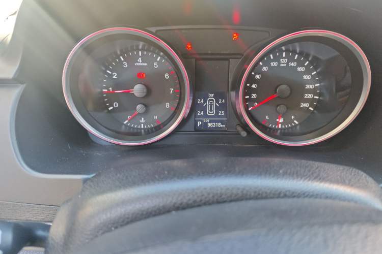 Used Haval H6 2015 Sport Edition 1.5T Automatic Two-Wheel Drive Luxury Model Odometer Close Up