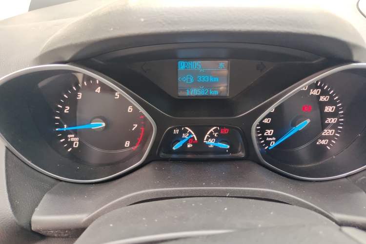 Used Ford Kuga 2013 1.6L GTDi Two-Wheel-Drive Trend Model Odometer Close Up