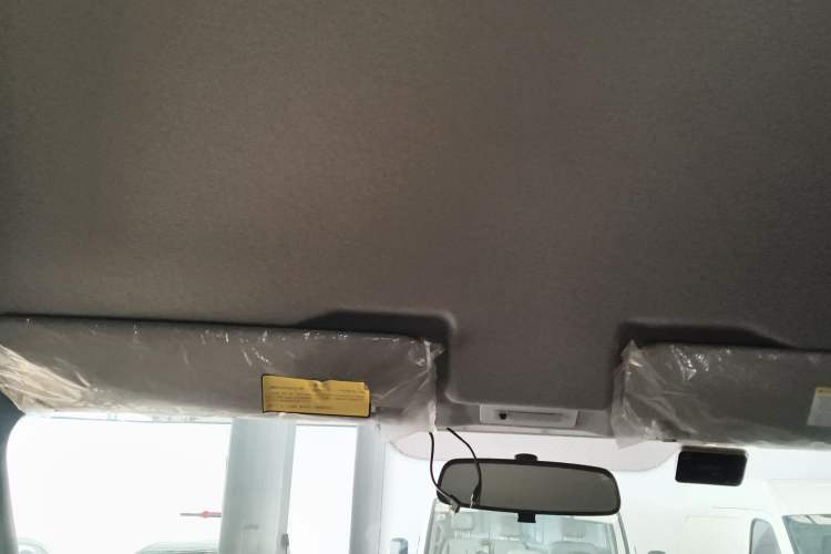 Used JMC Transit 2019 2.8T Commercial Version Short Wheelbase Mid-Roof 6-Seater China VI JX493
