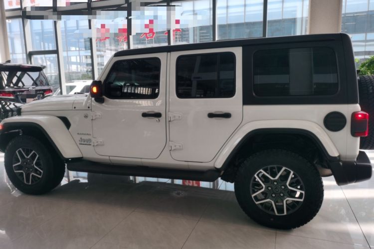 Used Jeep Wrangler 2024 2.0T Sahara Four-Door Edition
