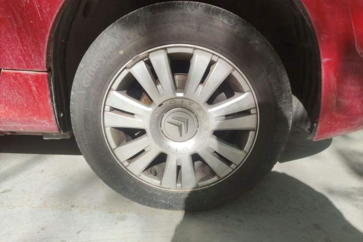 Used Citroen C2 2013 CROSS 1.4L Manual Sport Model Right Front Wheel Hub