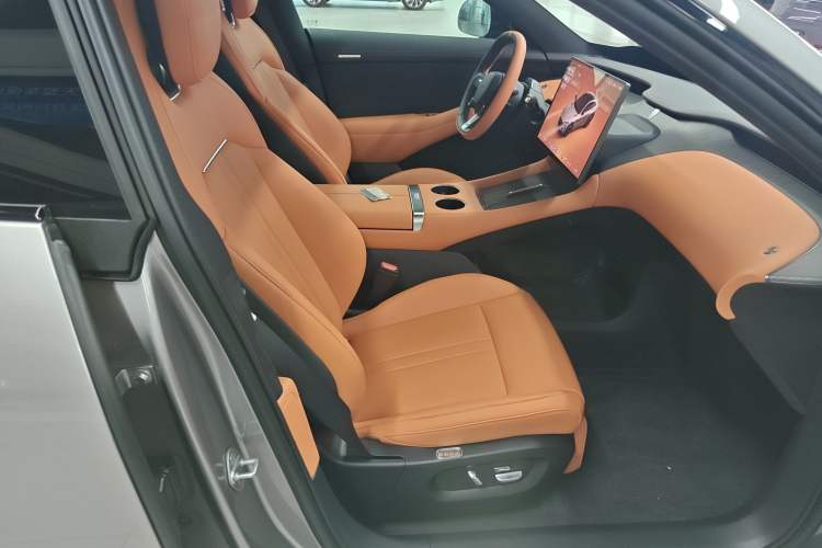 Used Xiaomi Auto YU7 2025 Ultra-Long Range Rear-Wheel Drive Version Right Front Seat