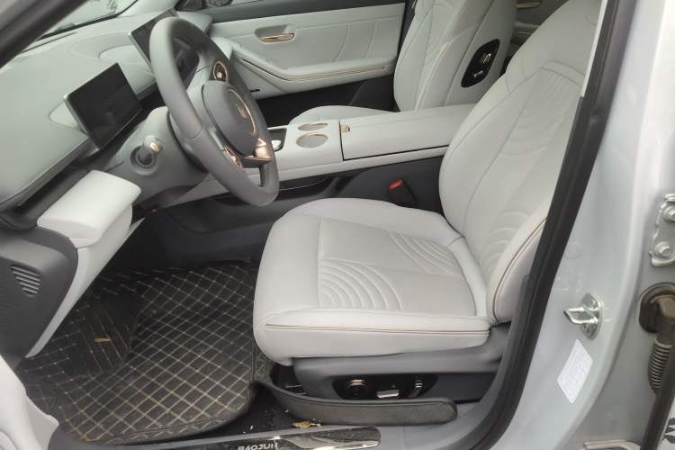 Used Baojun Enjoy 2025 All-Electric 600km Luxury Edition
