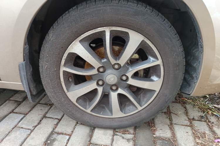 Used Soueast V6 Lingshi 2013 1.5L Manual Flagship Edition Right Front Wheel Hub