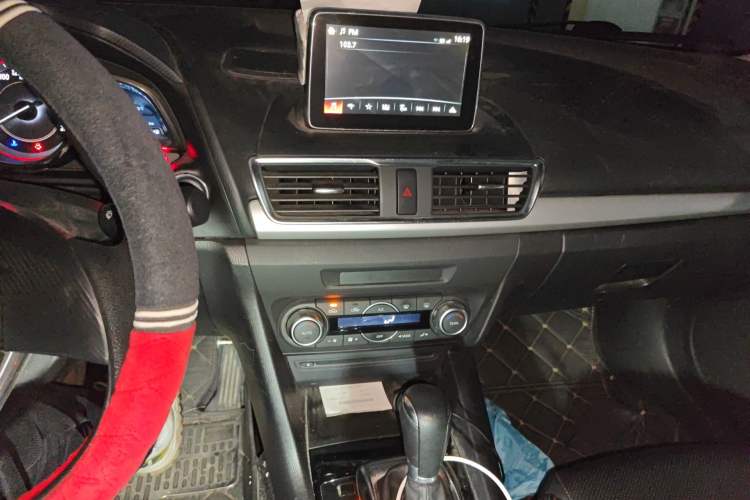 Used Mazda 3 Axela 2016 Hatchback 1.5L Automatic Luxury Model Audio And AC Panel