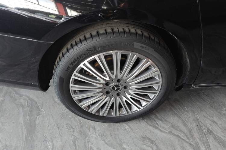 Used Mercedes-Benz E-Class 2022 Second Facelift E 300 L Fashion Edition