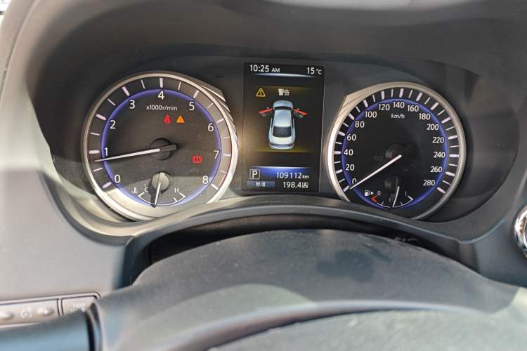 Used Infiniti Q50L 2016 2.0T Ambition Edition Odometer Close Up