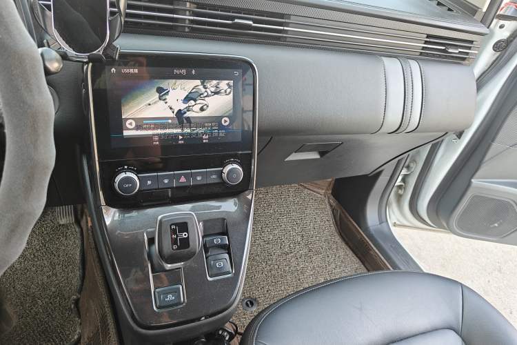 Used ORA iQ 2018 High-Range Version Smart Connectivity Model
