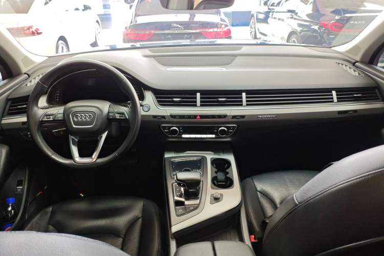 Used Audi Q7 2018 40 TFSI Comfort Model