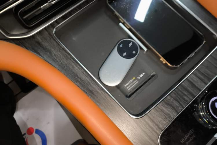 Used Hima AITO M9 2024 Range-Extended Max Edition 42 kWh 5-Seater Version Vehicle Key