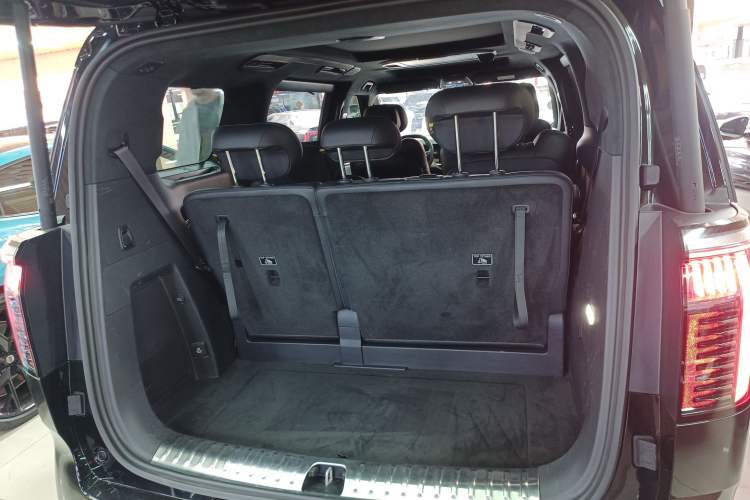 Used Zeekr 009 2024 7-Seater Aisle Version 108 kWh Trunk