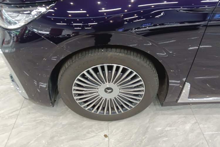 Used VOYAH Dream 2025 PHEV Four-Wheel-Drive Flagship Kunpeng Edition Exterior 7