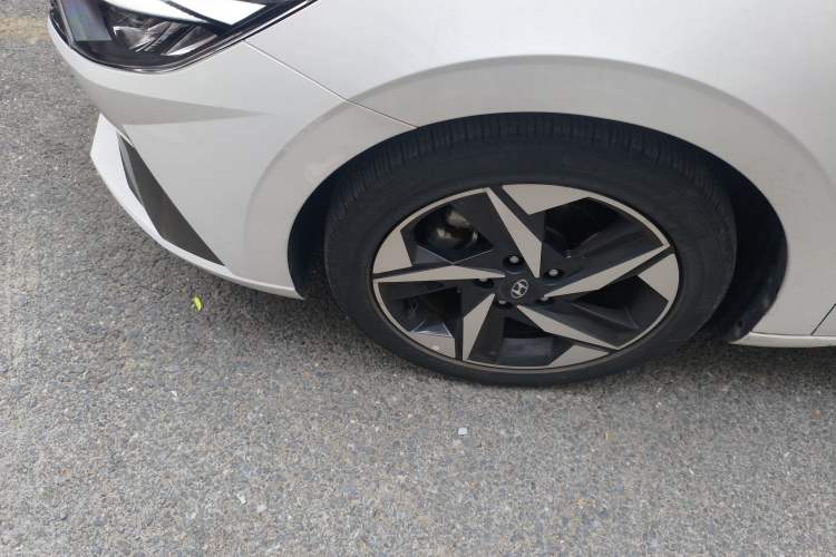 Used Hyundai Elantra 2022 1.5L CVT GLX Elite Edition Left Front Wheel Hub