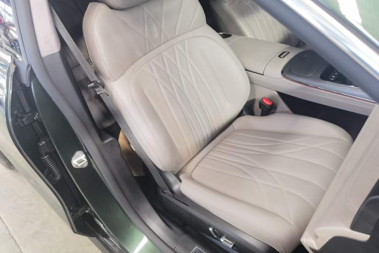 Used Geely Galaxy 8 2025 130km EM-P Starship Edition
