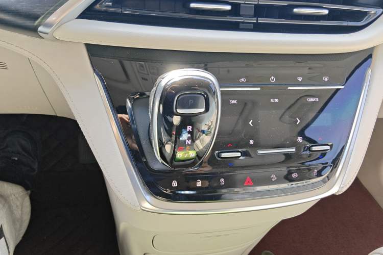 Used Buick GL8 2020 Avenir Avia Six-Seat Deluxe Edition